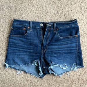 Levi stretchy jean shorts!